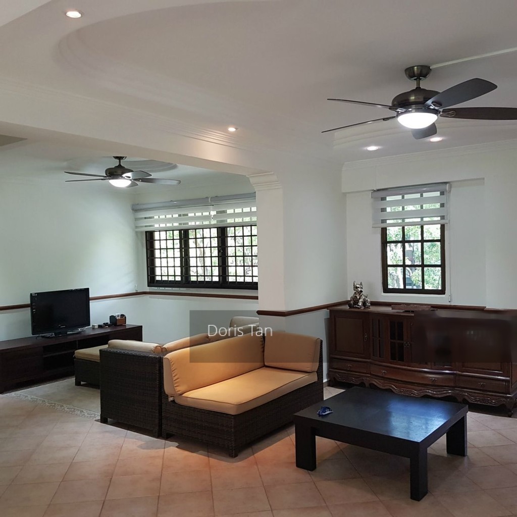 Bukit Batok Central thumbnail photo